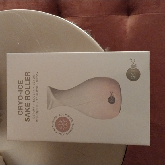 NWT TOP TECHNOLOGY CRYO ICE SAKE ROLLER DEPUFF DETOX AND SCULPT YOUR FACE!! - Picture 10 of 10